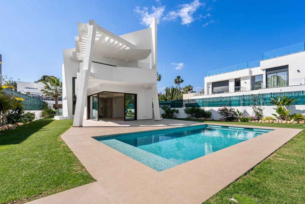 4 bedroom Villa For Sale