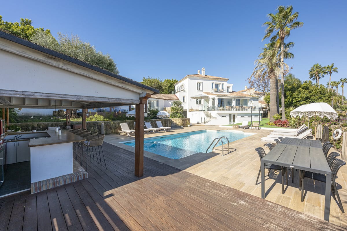 6 bedroom Villa For Sale