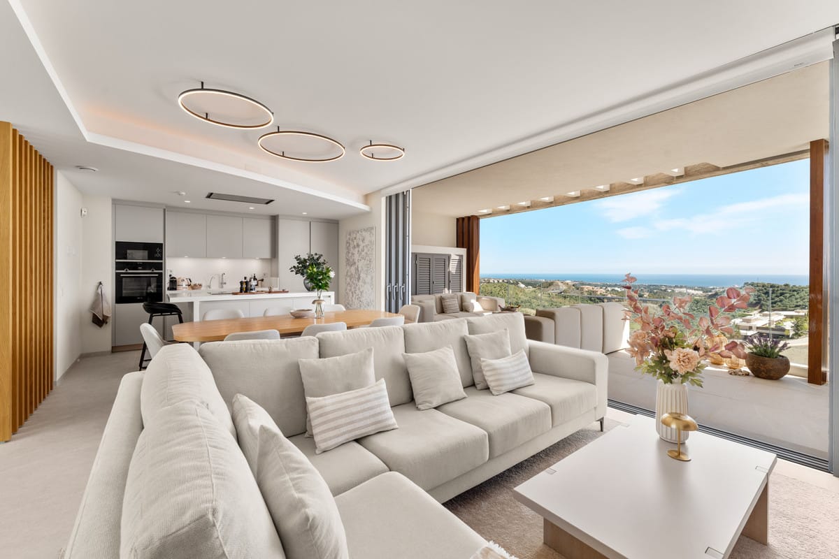 3 bedroom Apartment For Sale