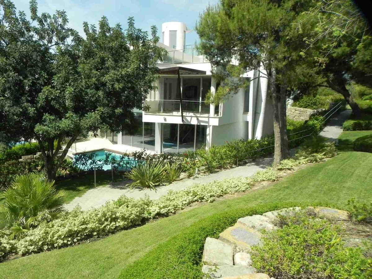 4 bedroom Villa For Sale