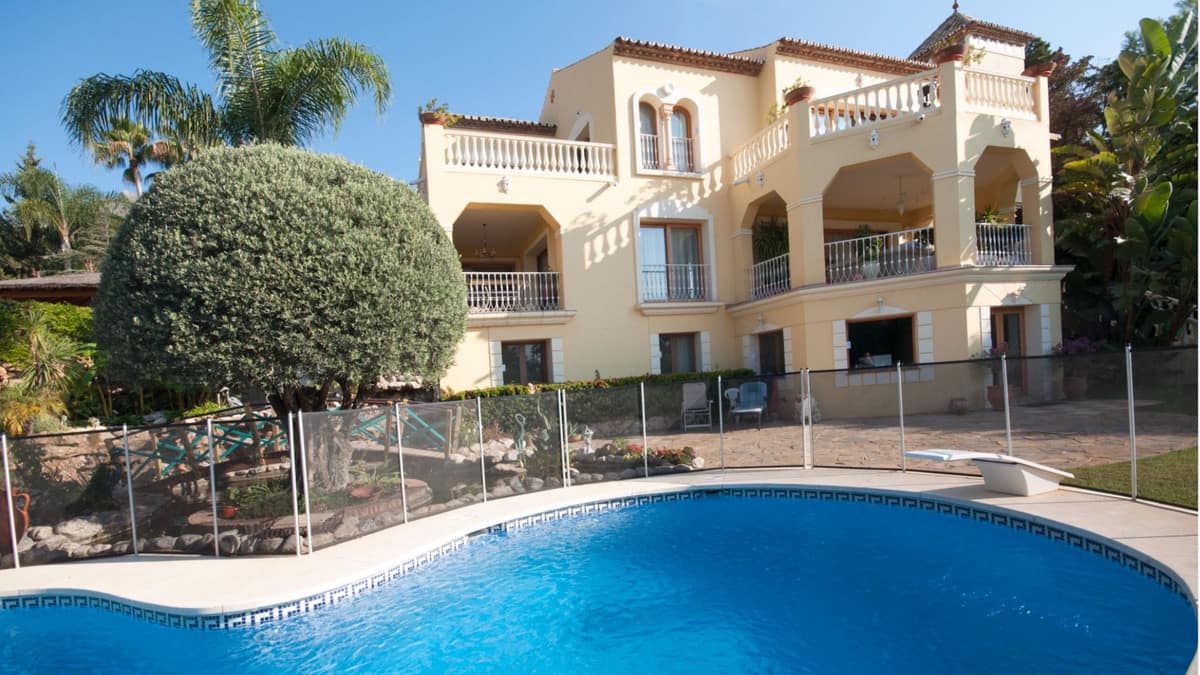 5 bedroom Villa For Sale