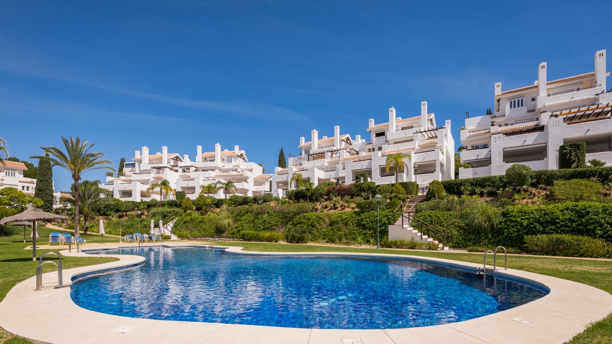 3 bedroom Apartment For Sale