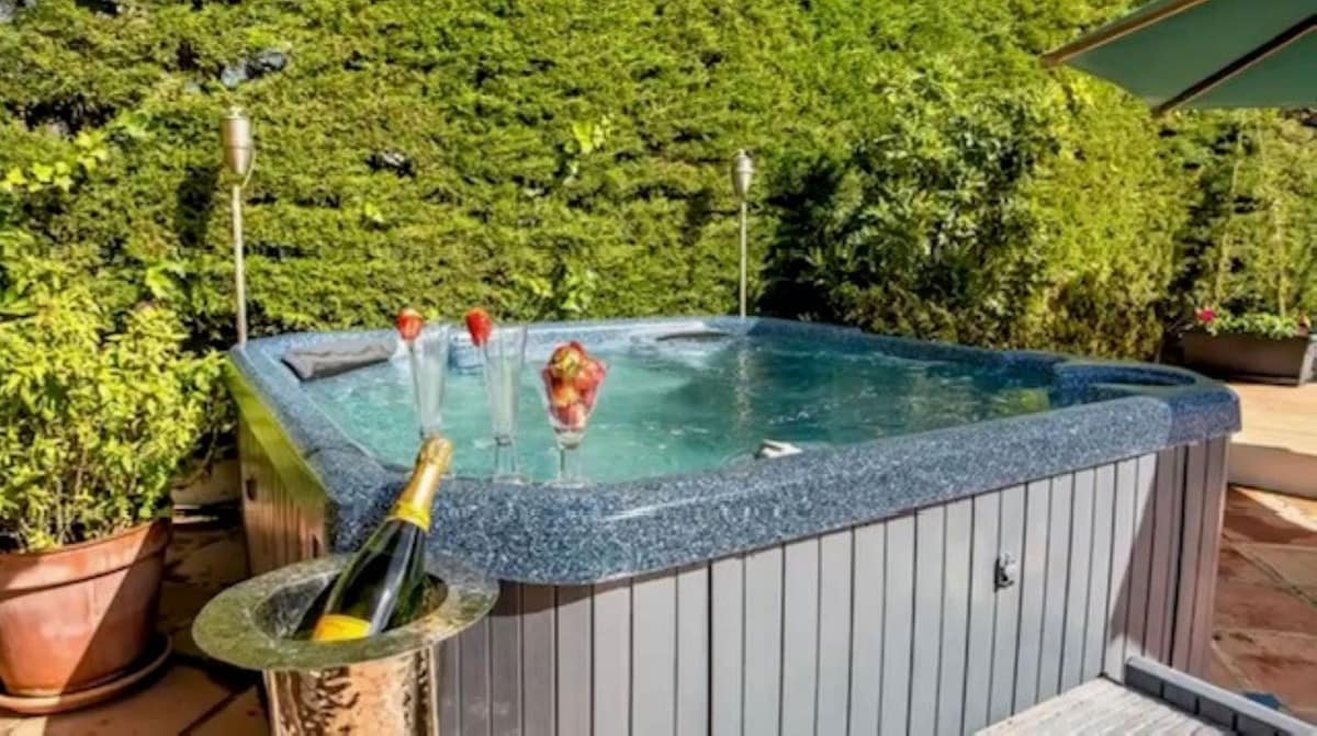 7 bedroom Villa For Sale