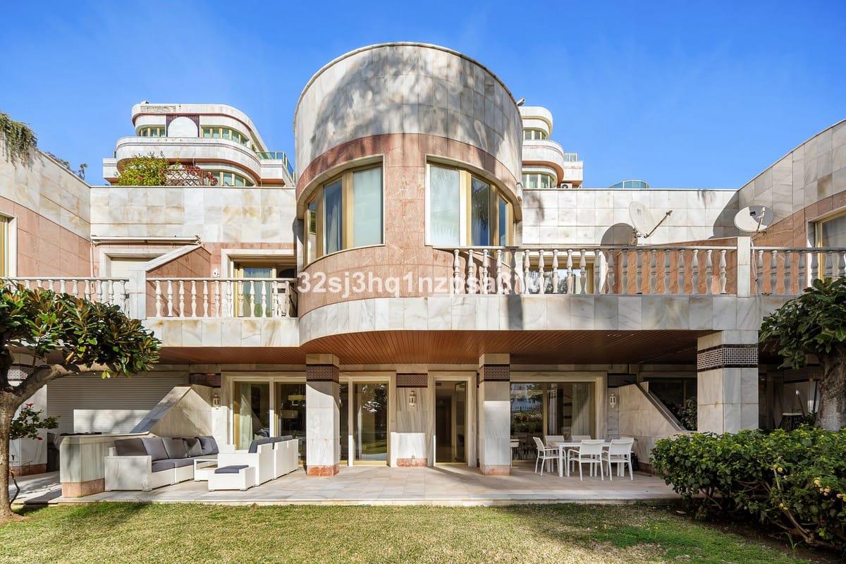 6 bedroom Apartment For Sale