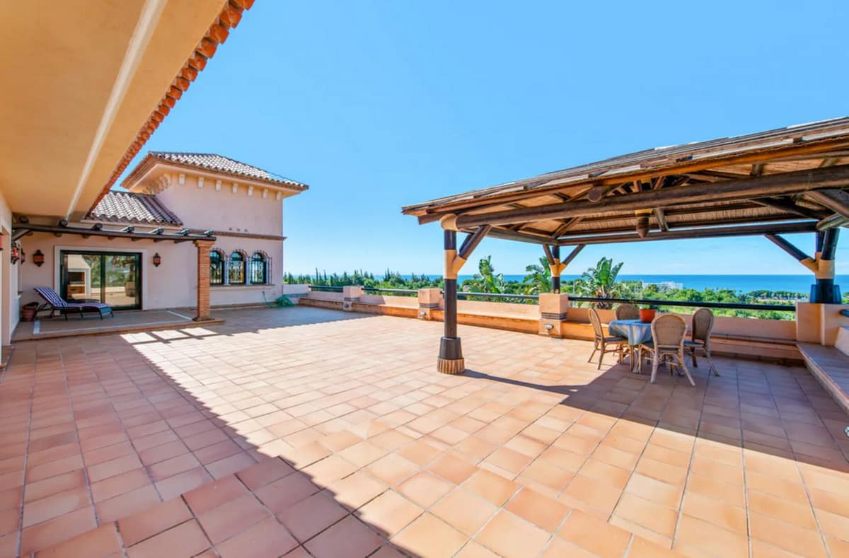 6 bedroom Villa For Sale