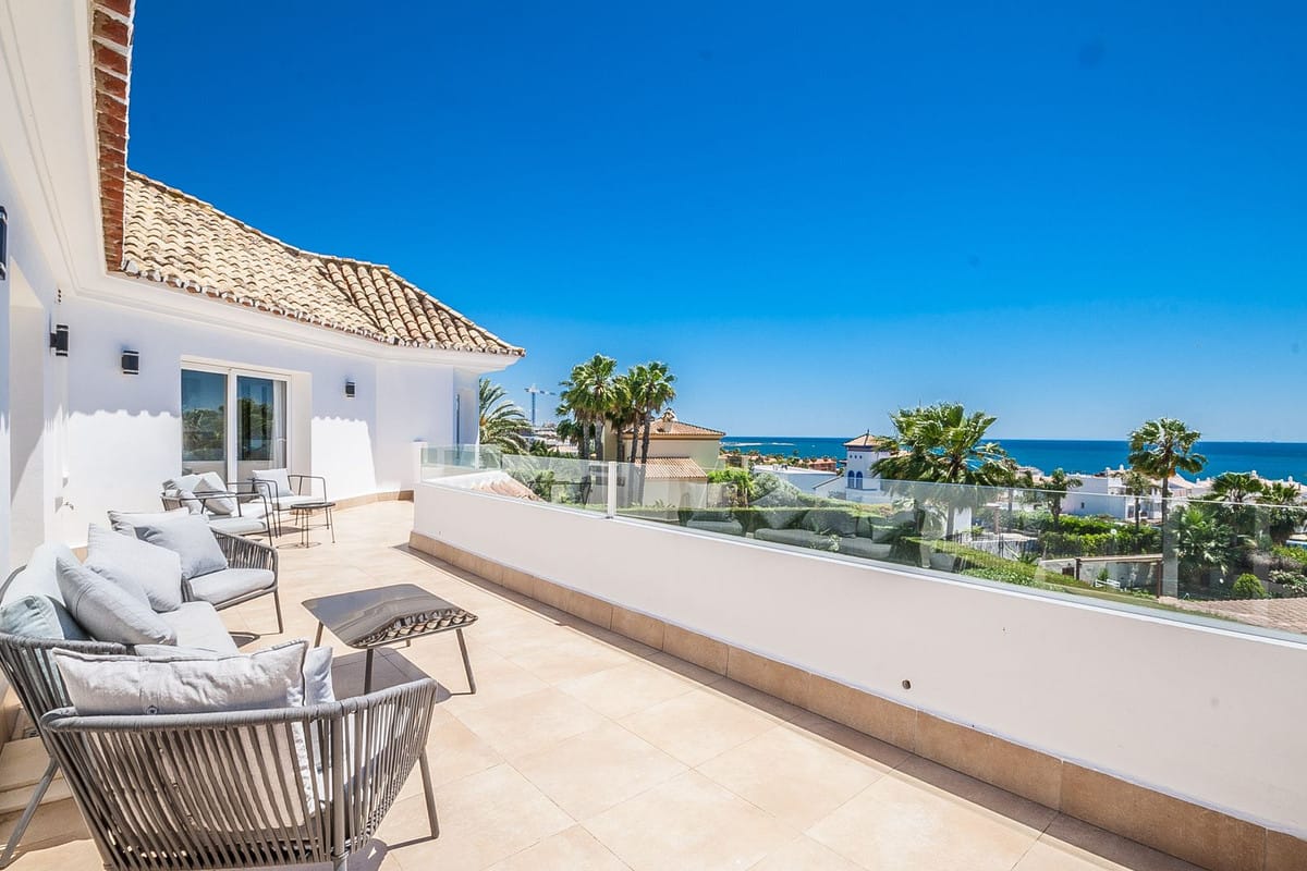 6 bedroom Villa For Sale