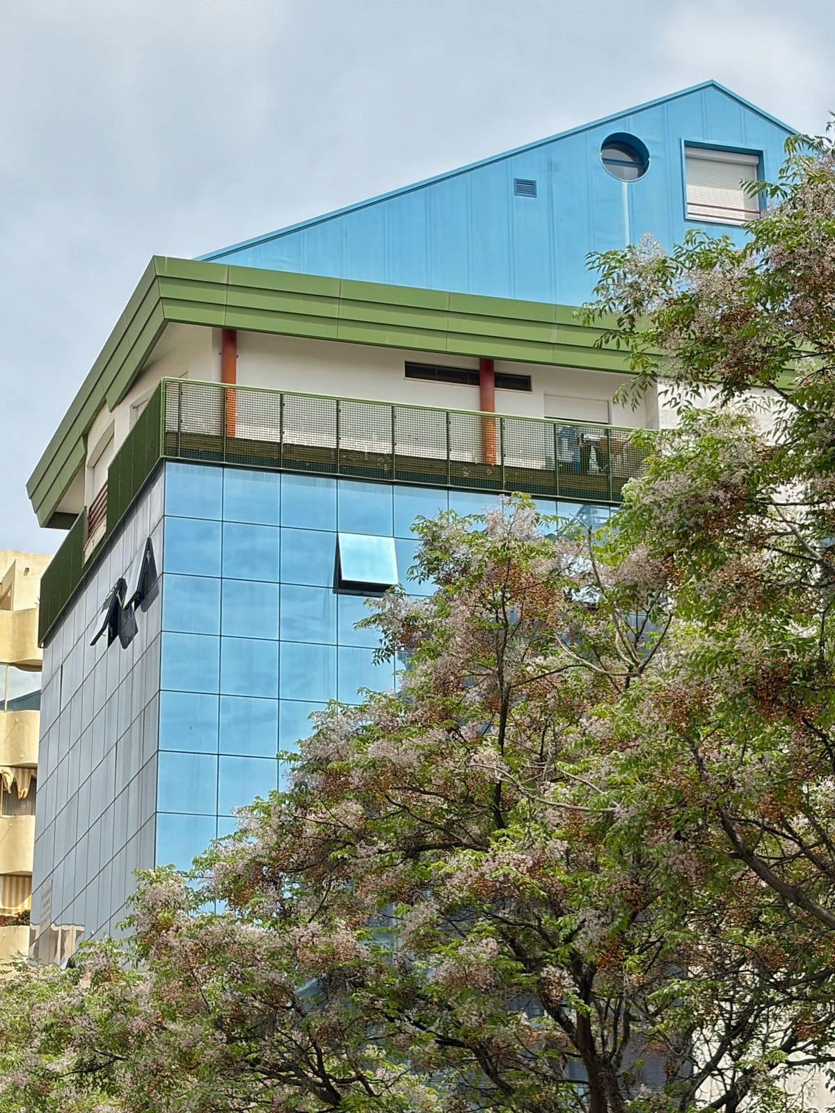 4 bedroom Apartment For Sale