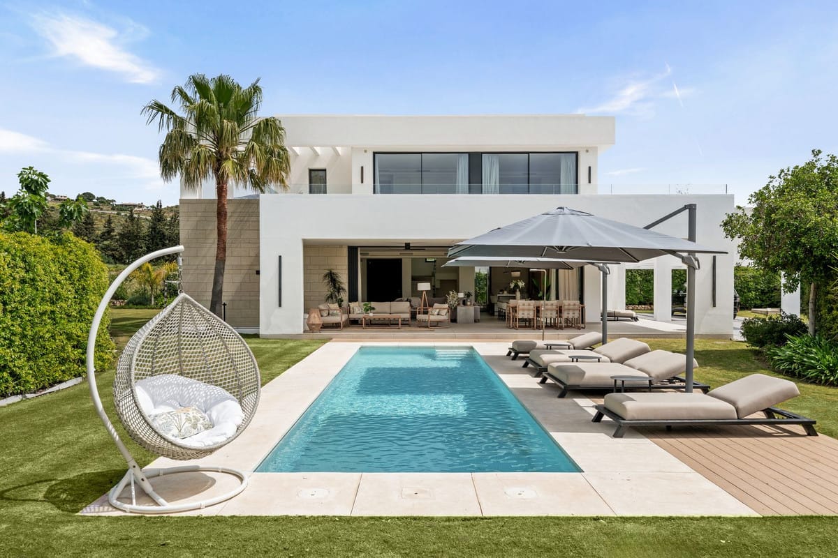 5 bedroom Villa For Sale