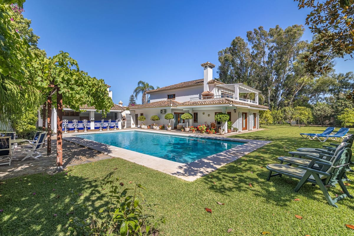 5 bedroom Villa For Sale