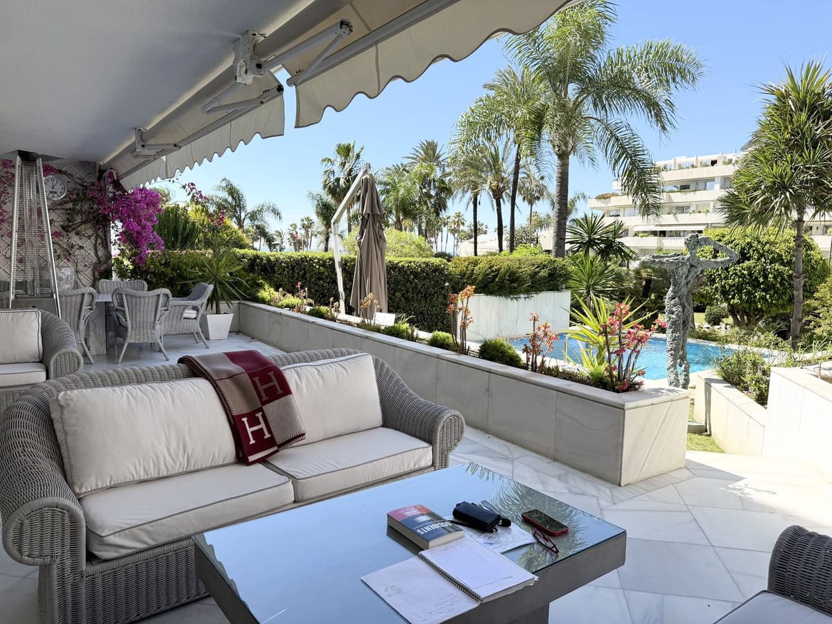 3 bedroom Apartment For Sale