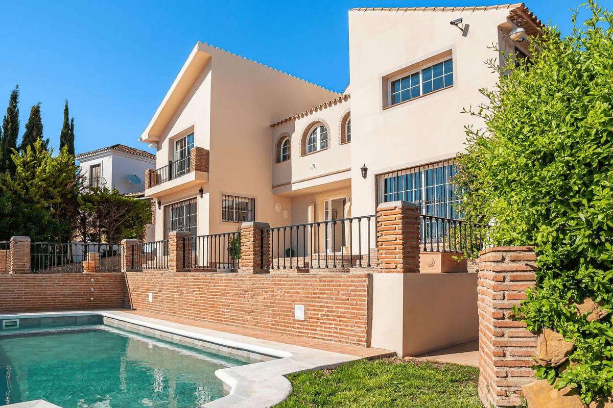 4 bedroom Villa For Sale