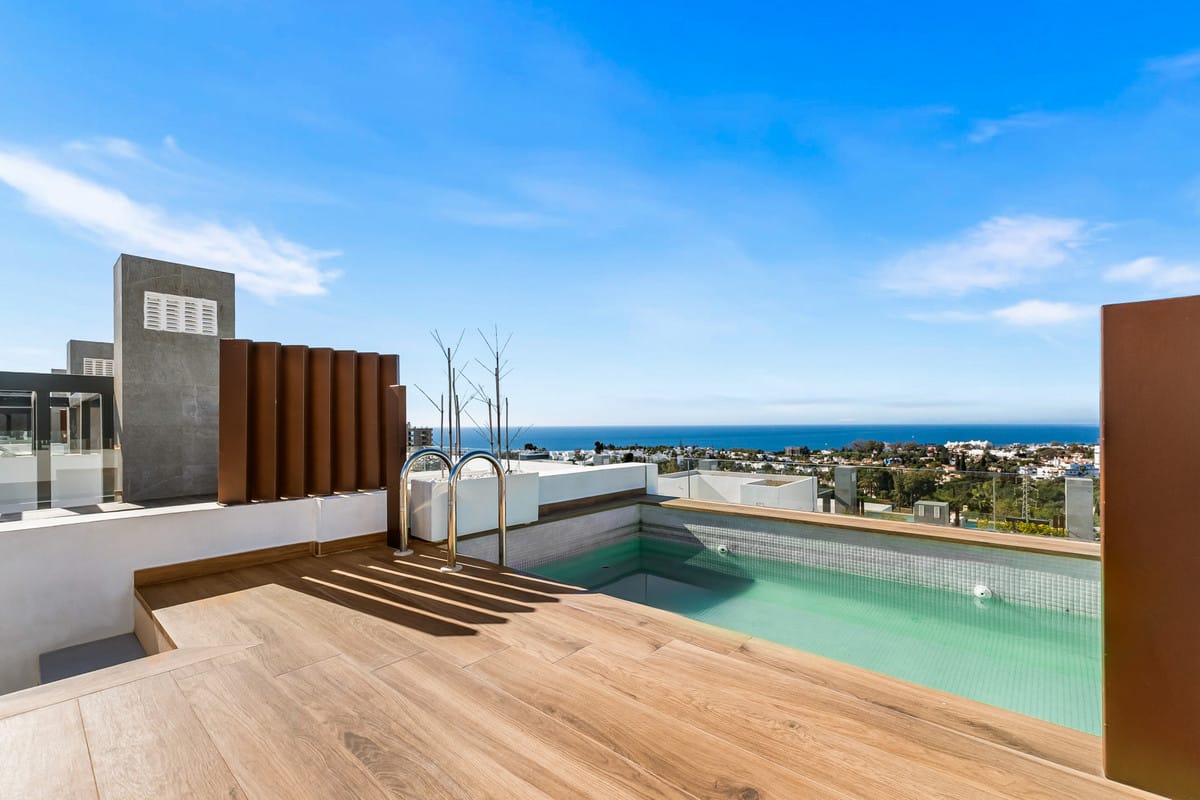 5 bedroom Villa For Sale