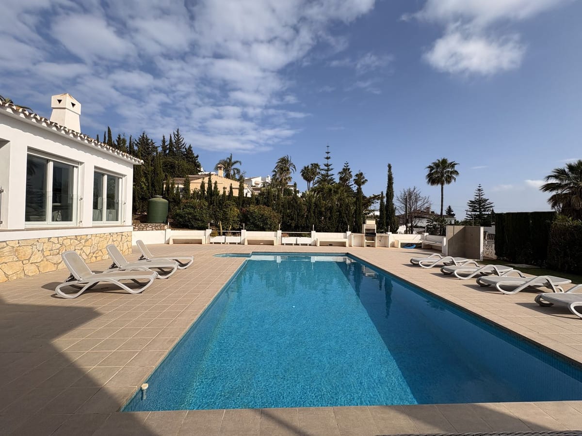 6 bedroom Villa For Sale