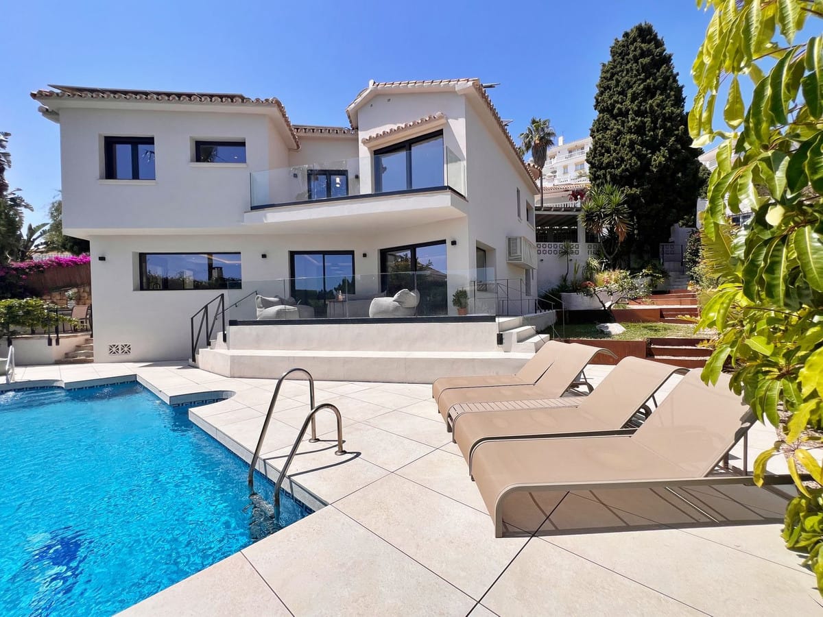 5 bedroom Villa For Sale
