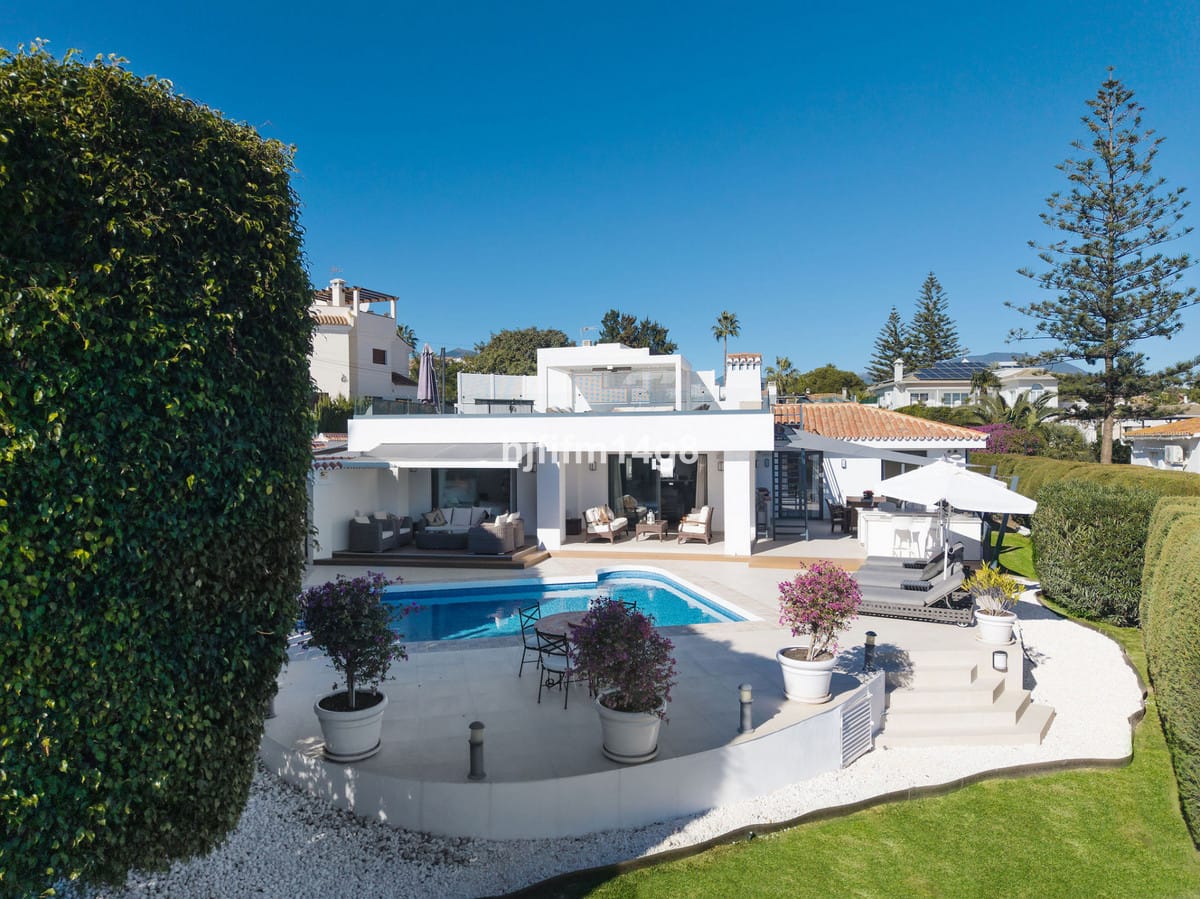 4 bedroom Villa For Sale