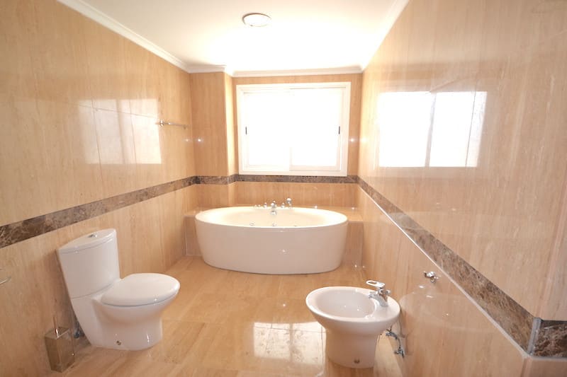 4 bedroom Apartment For Sale