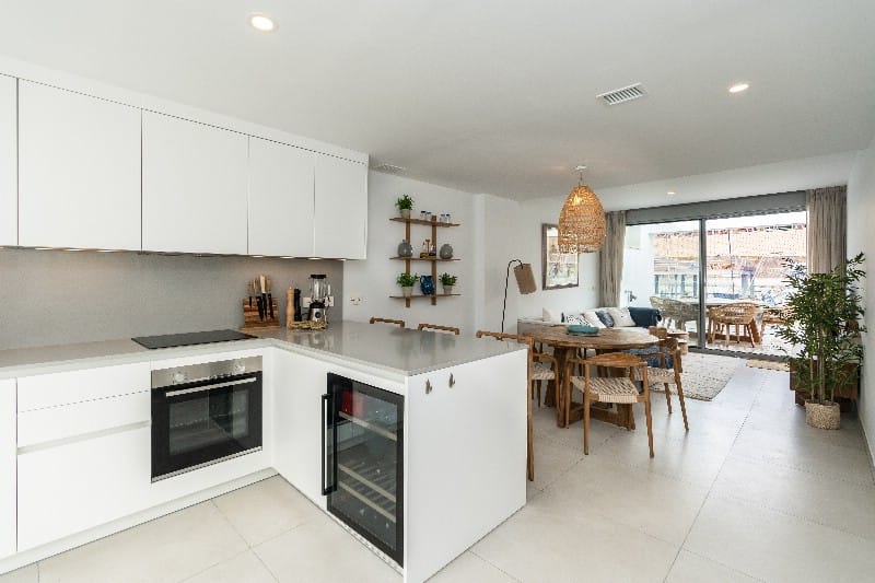3 bedroom Apartment For Sale