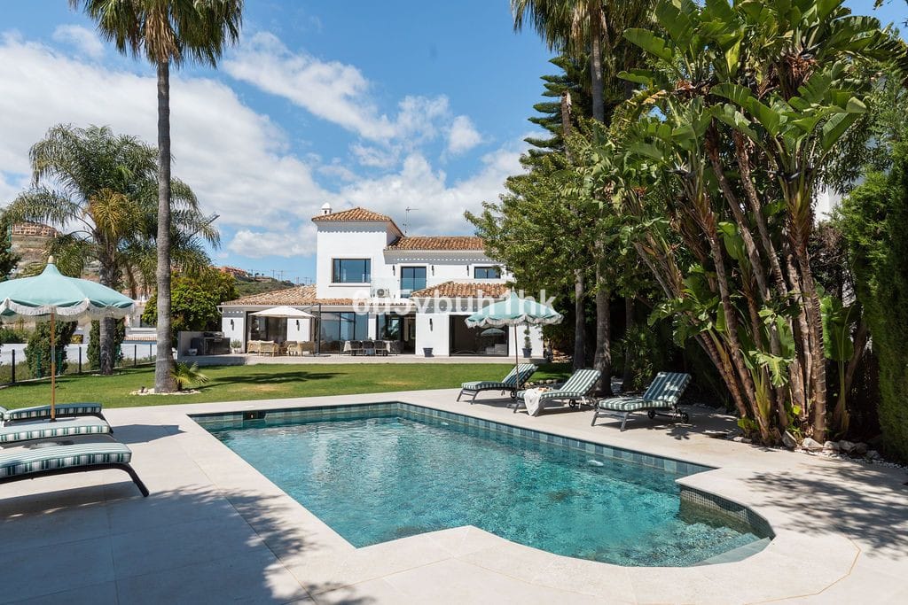 6 bedroom Villa For Sale