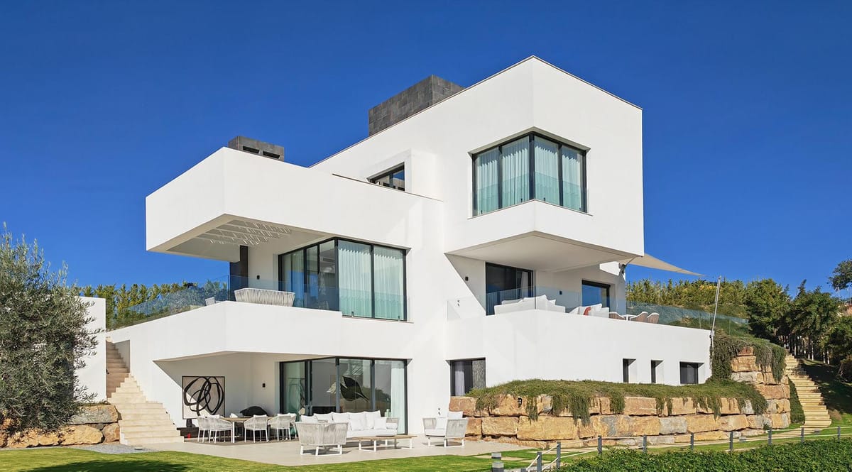 5 bedroom Villa For Sale
