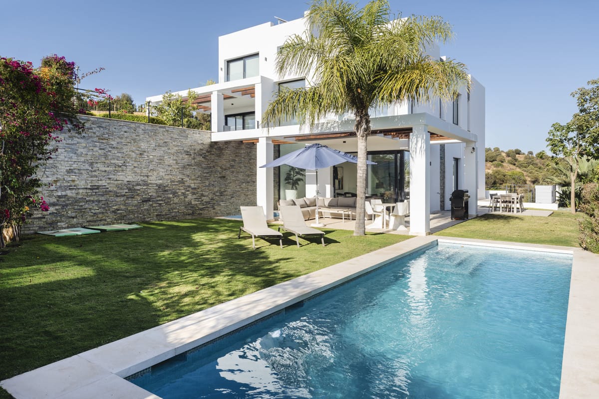 5 bedroom Villa For Sale