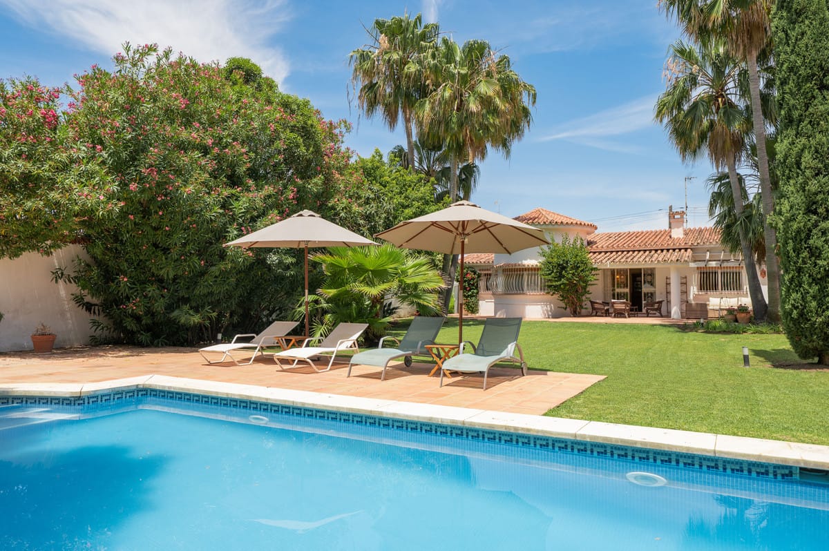 5 bedroom Villa For Sale