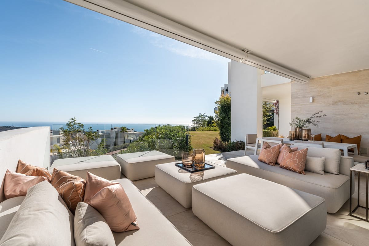 3 bedroom Apartment For Sale