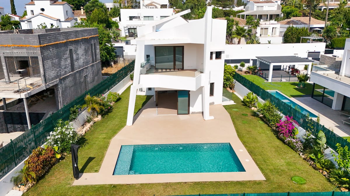 4 bedroom Villa For Sale