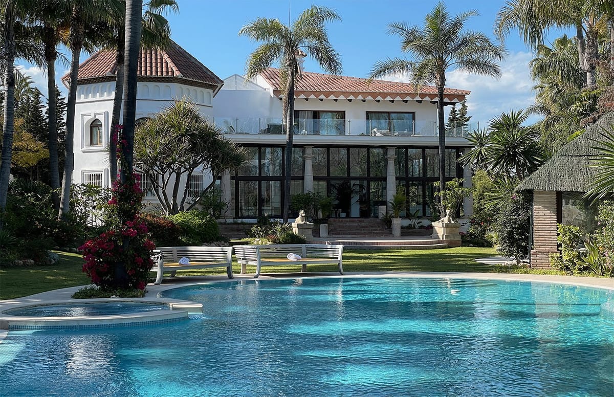 1 Villa For Sale