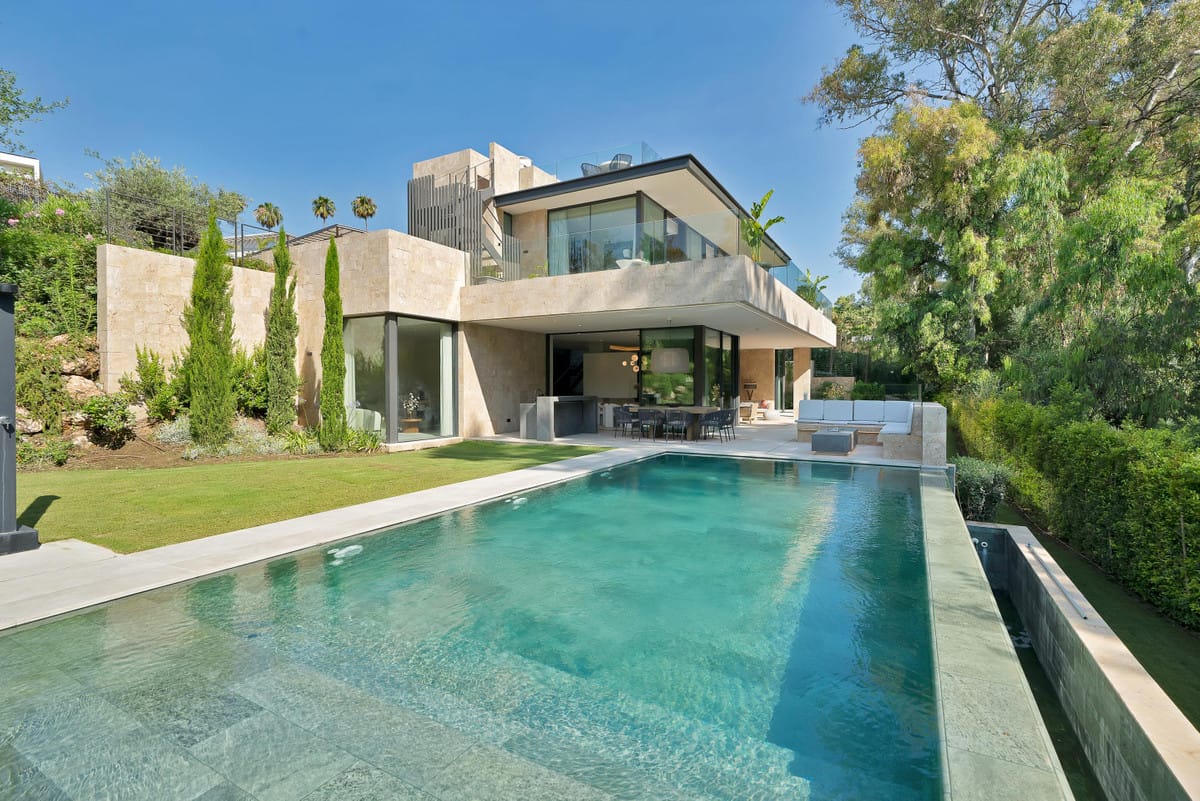 6 bedroom Villa For Sale