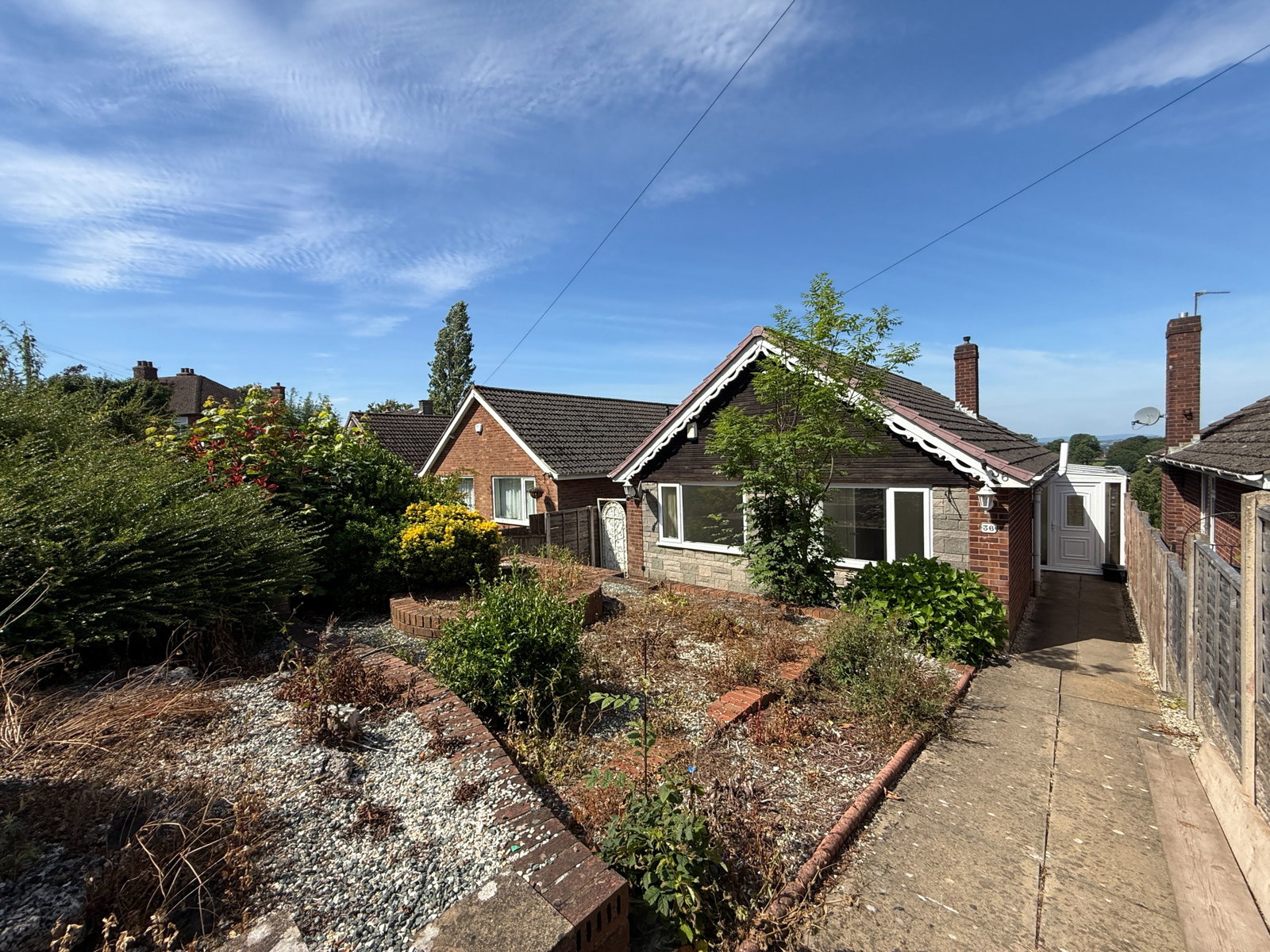 3 bedroom Detached bungalow For Sale