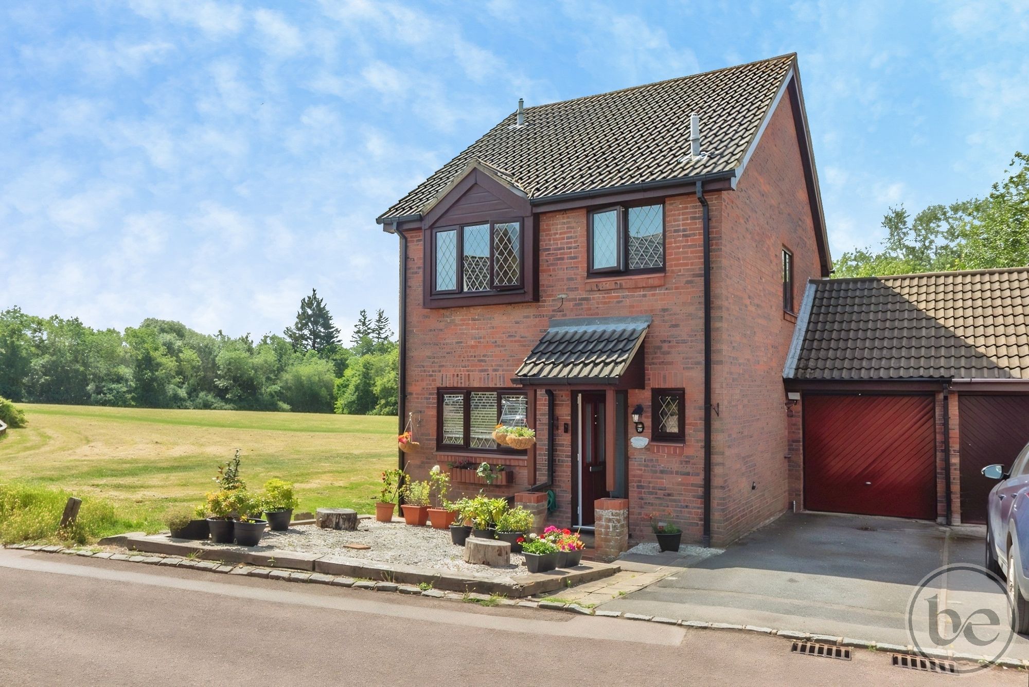 3 bedroom Link detached house For Sale