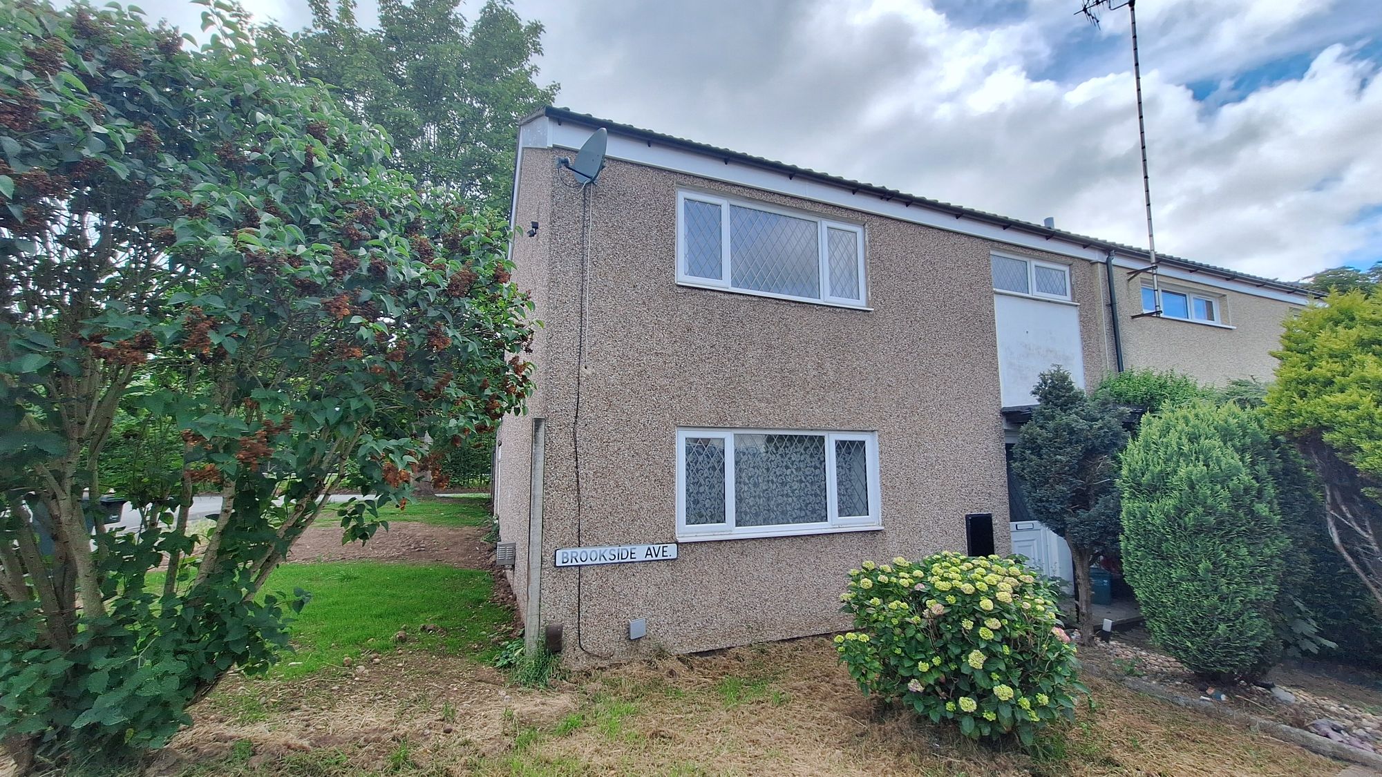 3 bedroom End of terrace house Under Offer