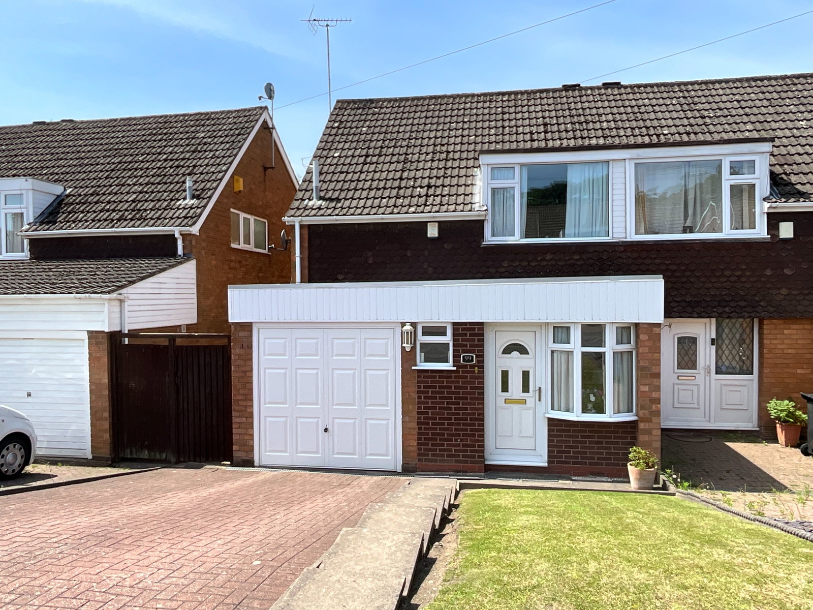 3 bedroom Semi-detached house For Sale