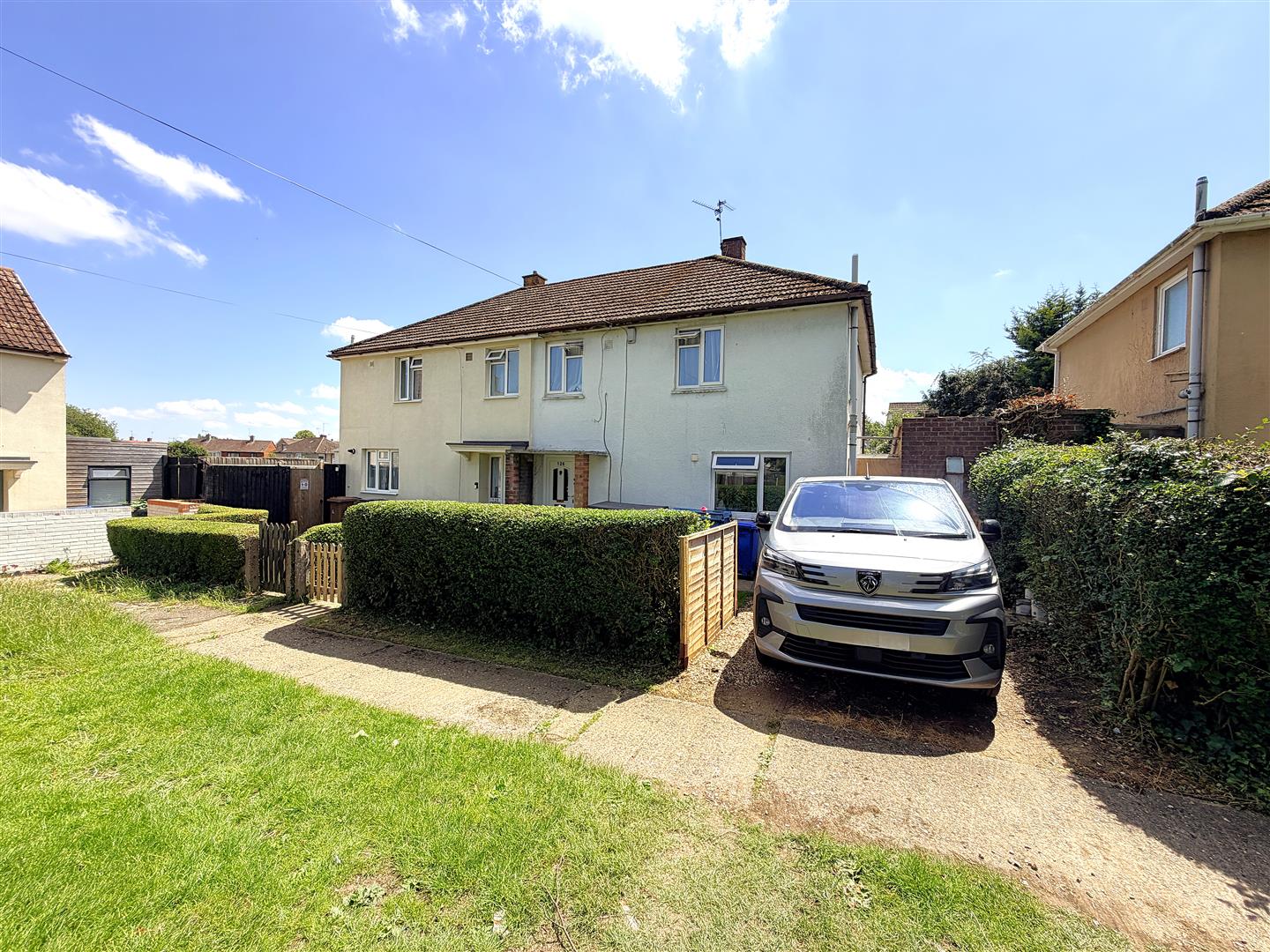 3 bedroom Semi-detached house For Sale