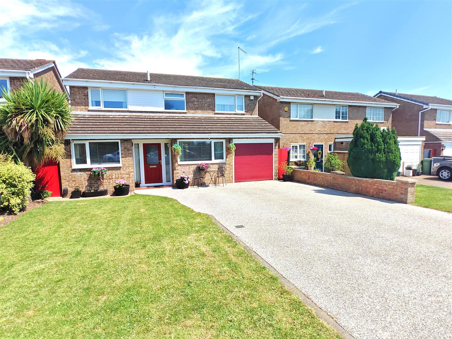4 bedroom Detached house Under Offer