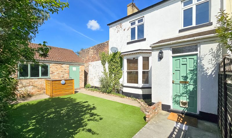 2 bedroom Semi-detached house For Sale