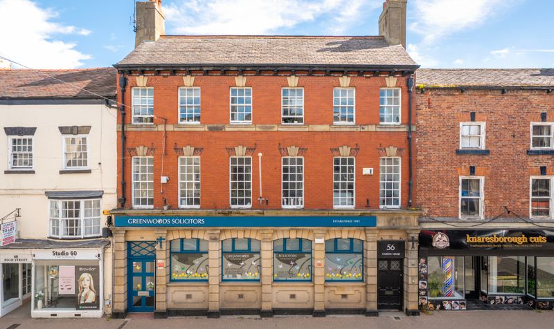 3 bedroom Flat For Sale