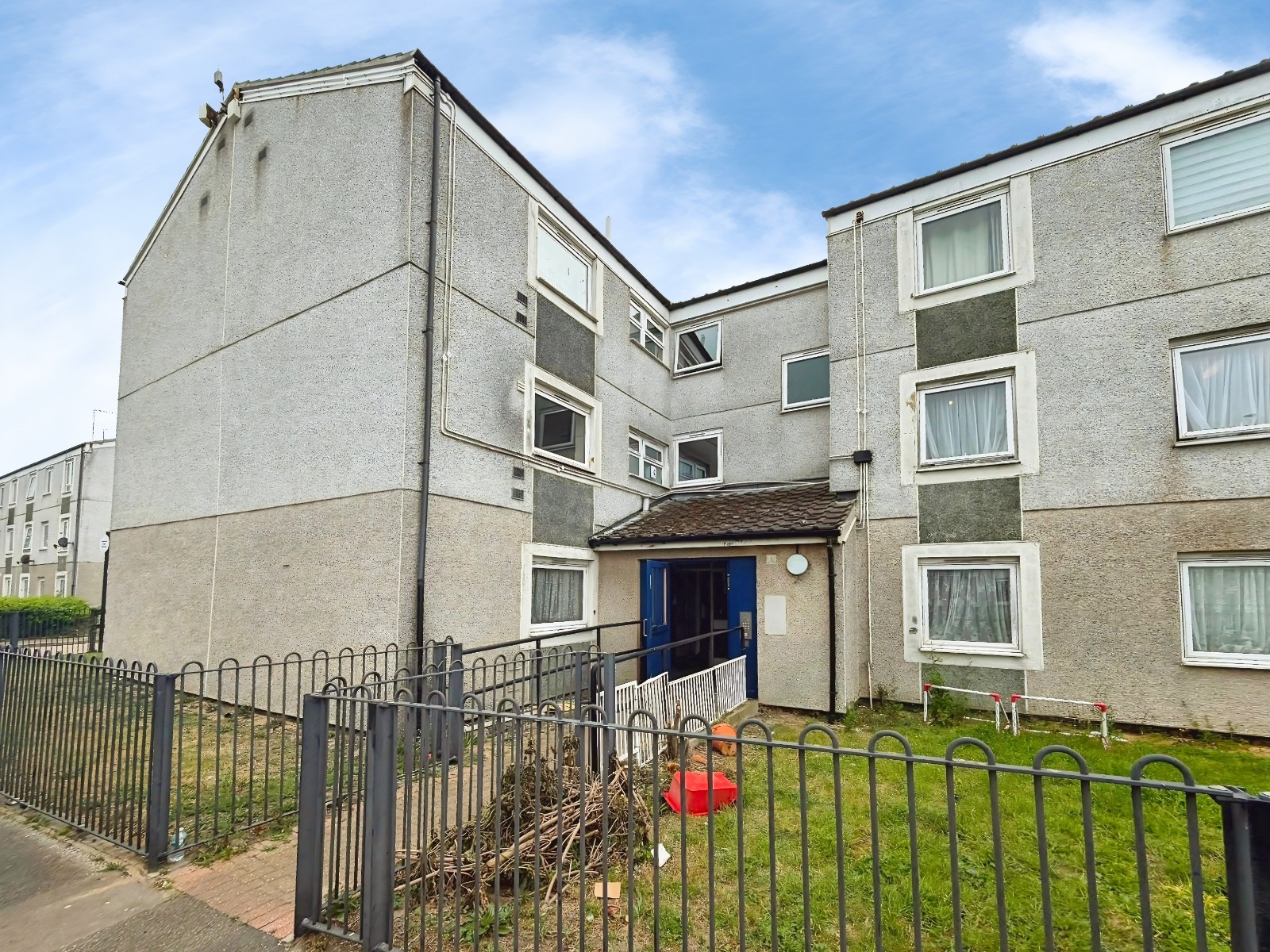 2 bedroom Flat To Let