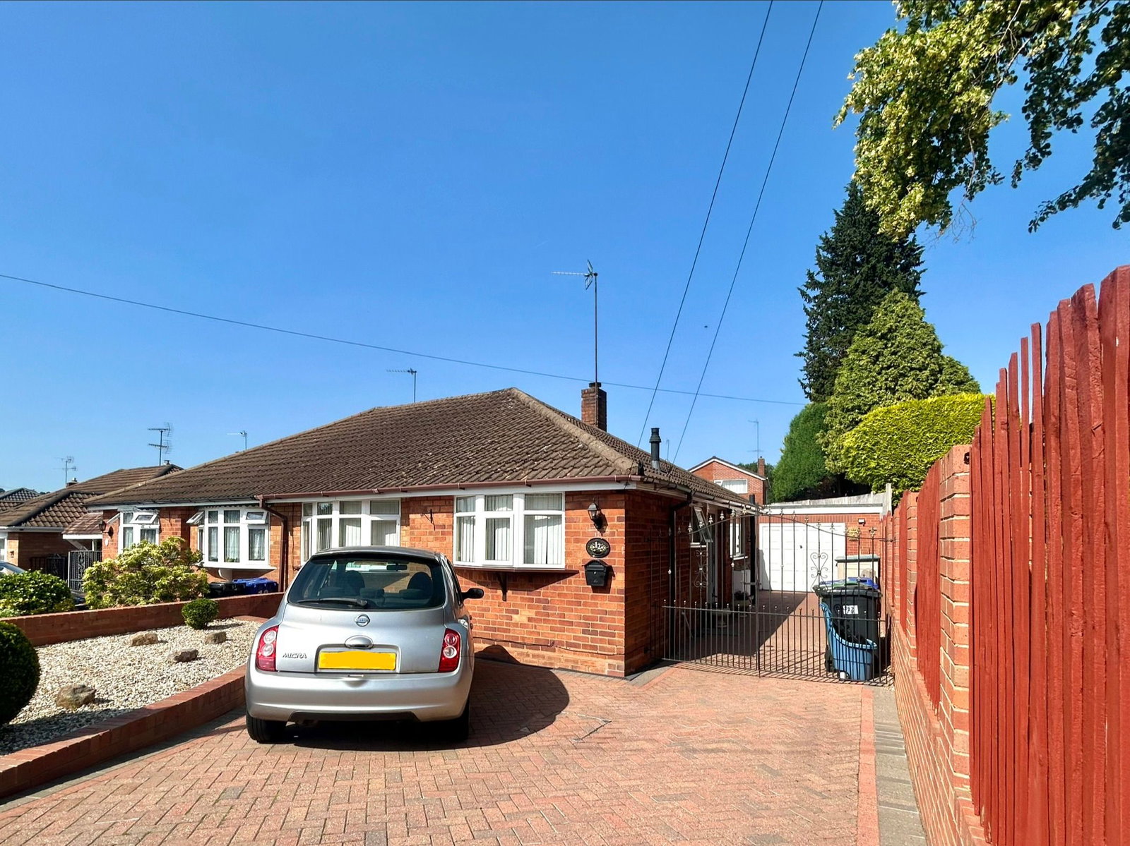 2 bedroom Semi-detached house For Sale