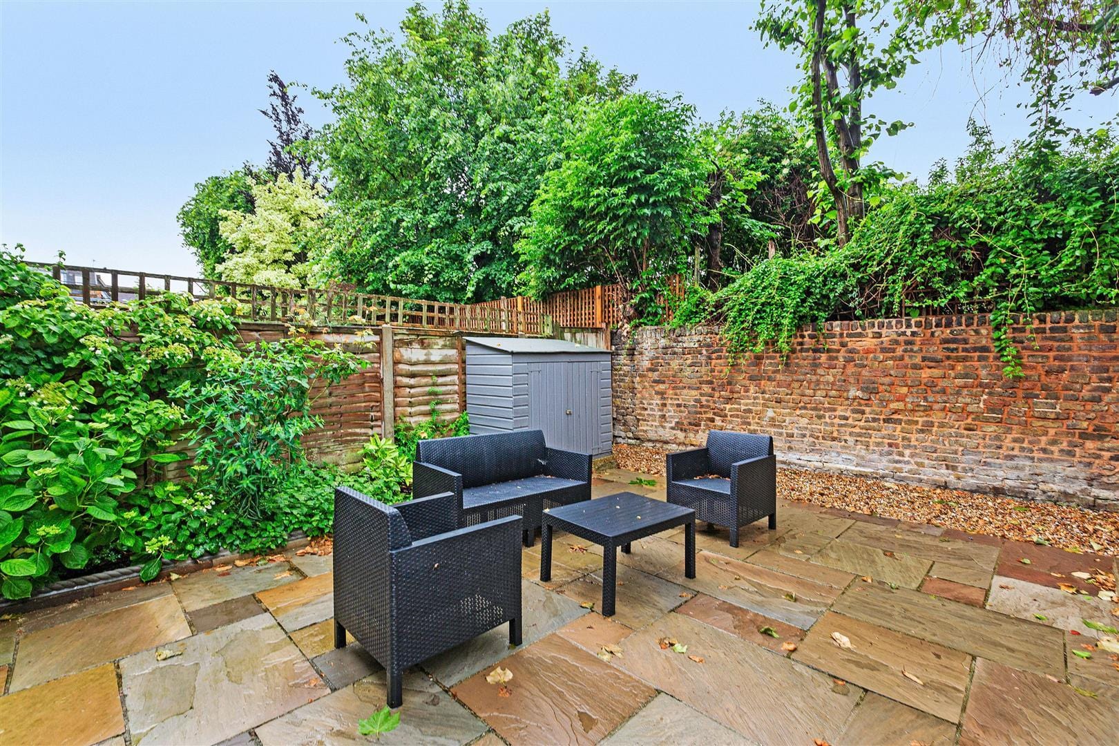 3 bedroom Flat To Let