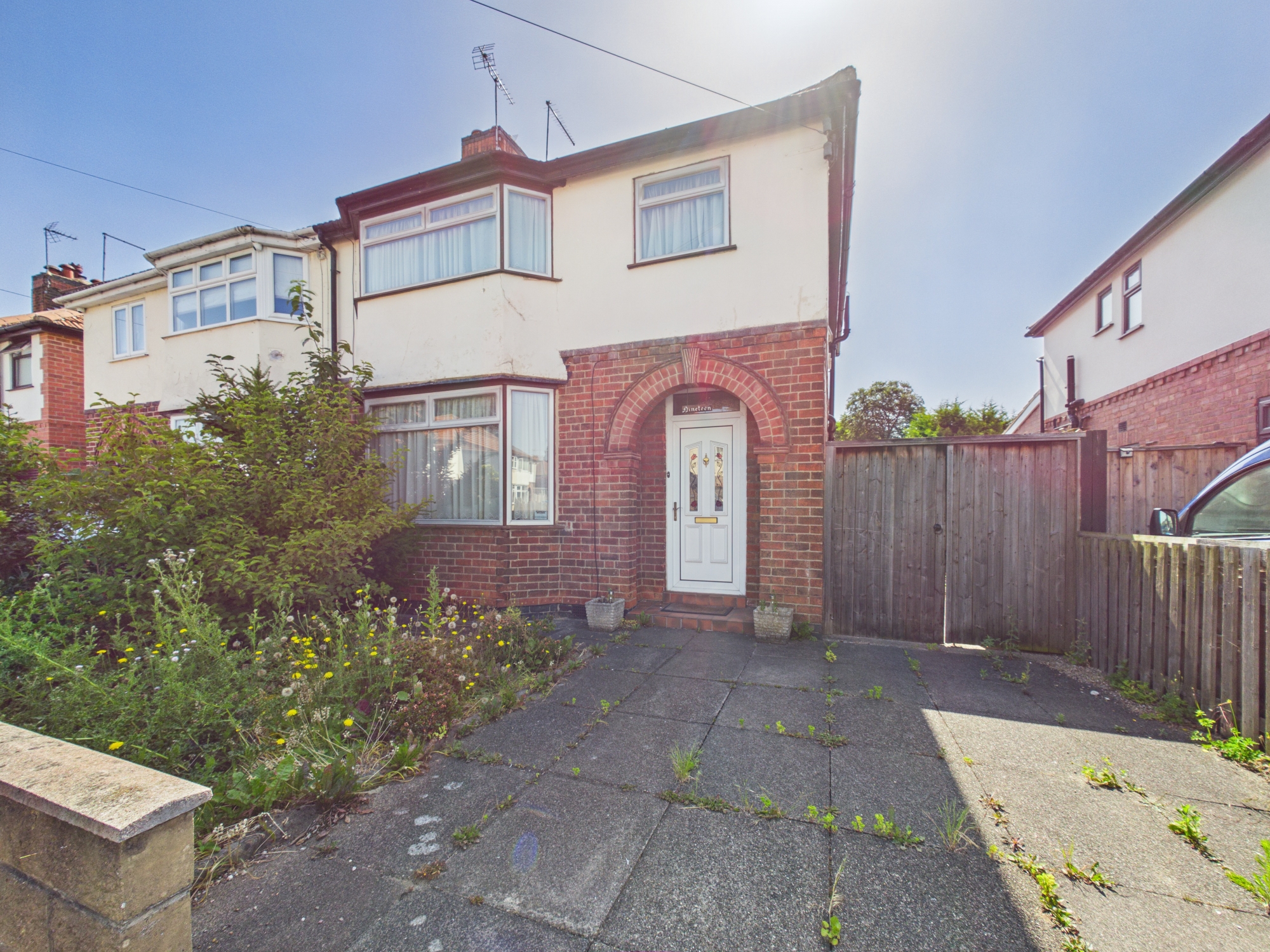 3 bedroom Semi-detached house For Sale
