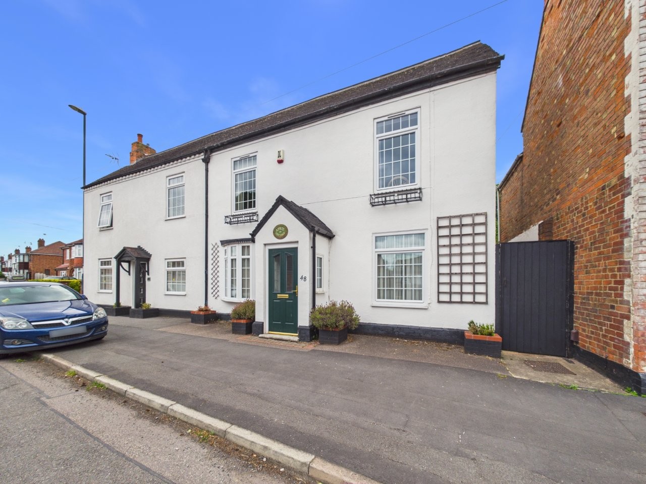 2 bedroom Cottage For Sale