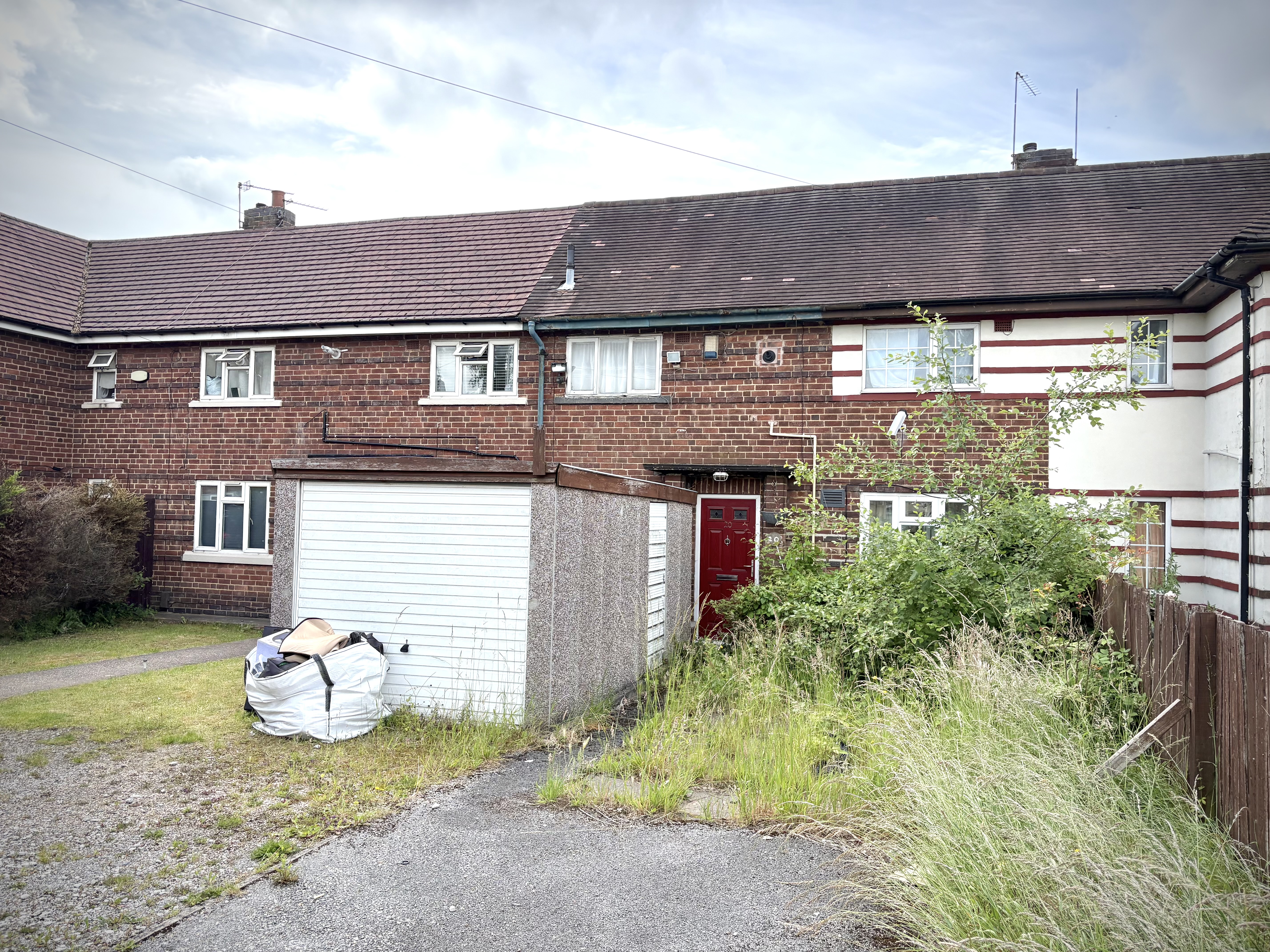  Terraced House For Sale