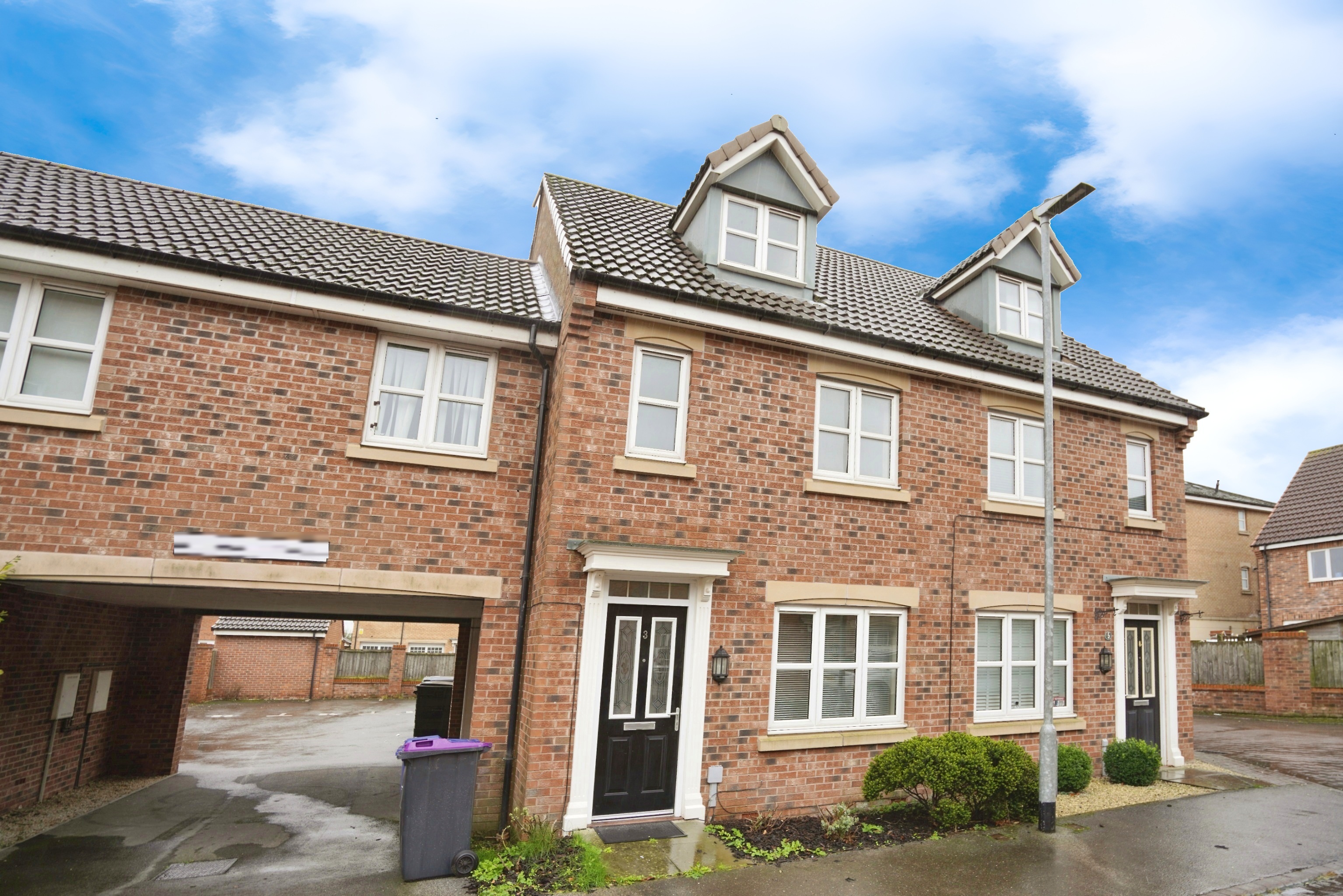 3 bedroom Town house To Let