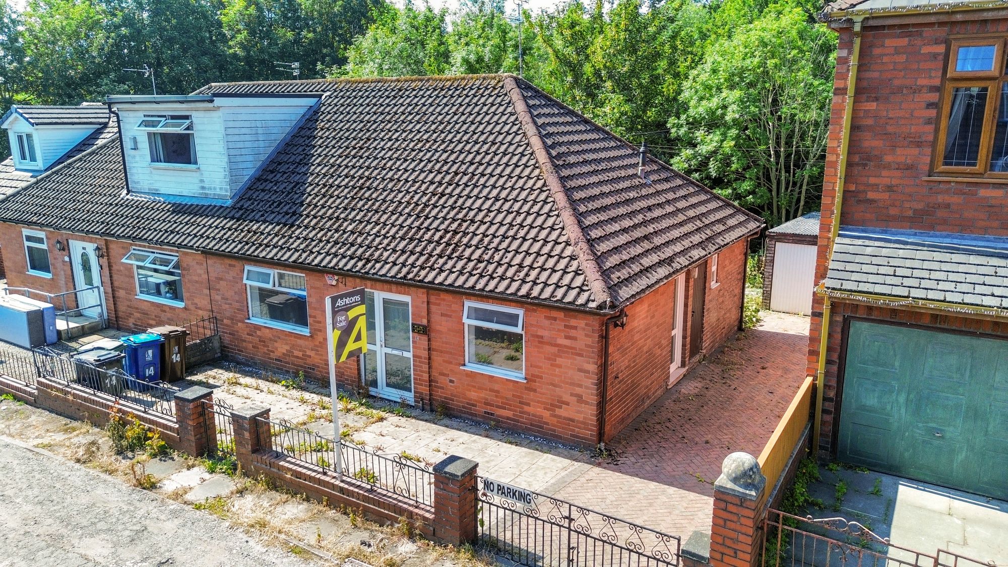 2 bedroom Detached bungalow For Sale