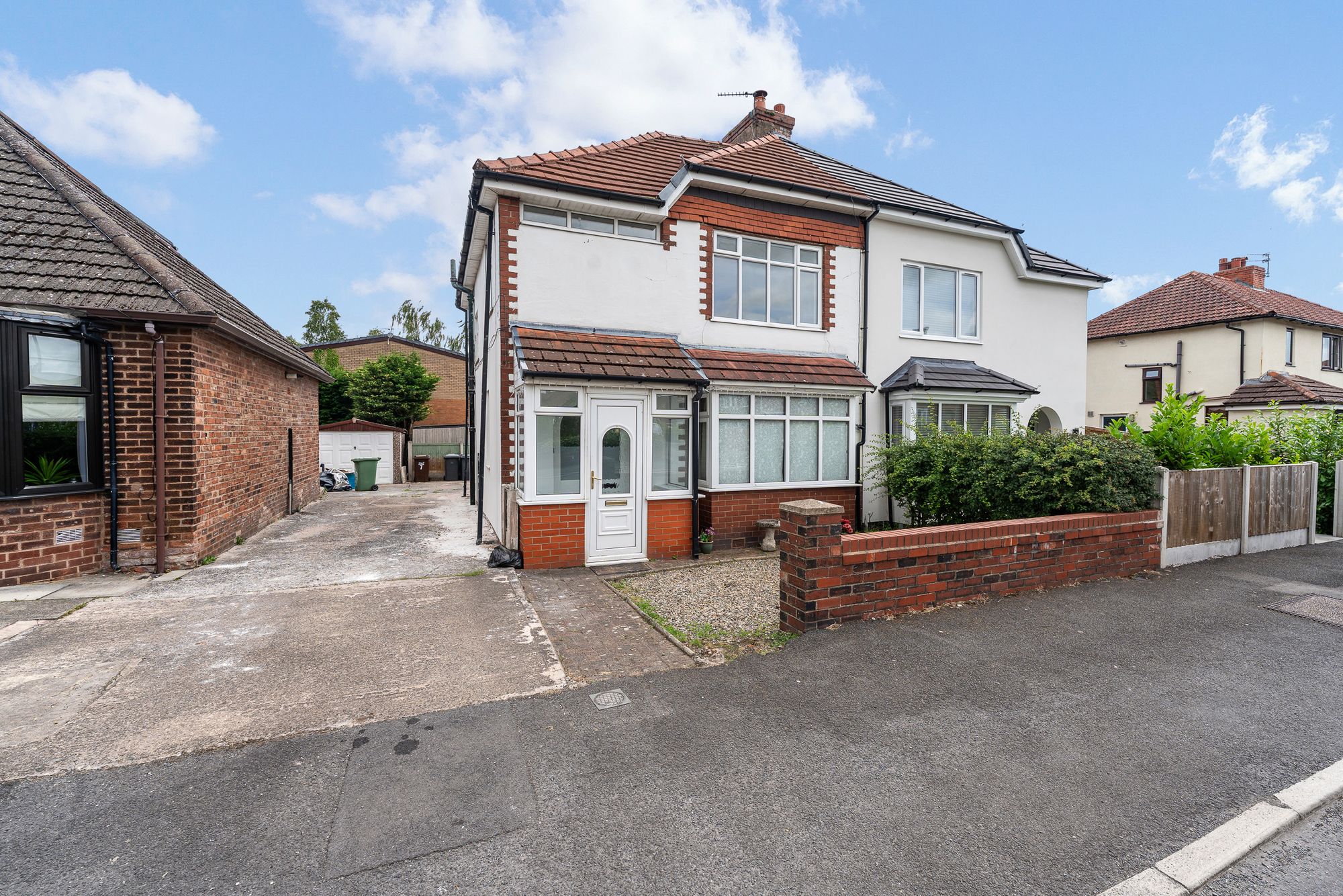 3 bedroom Semi-detached house For Sale
