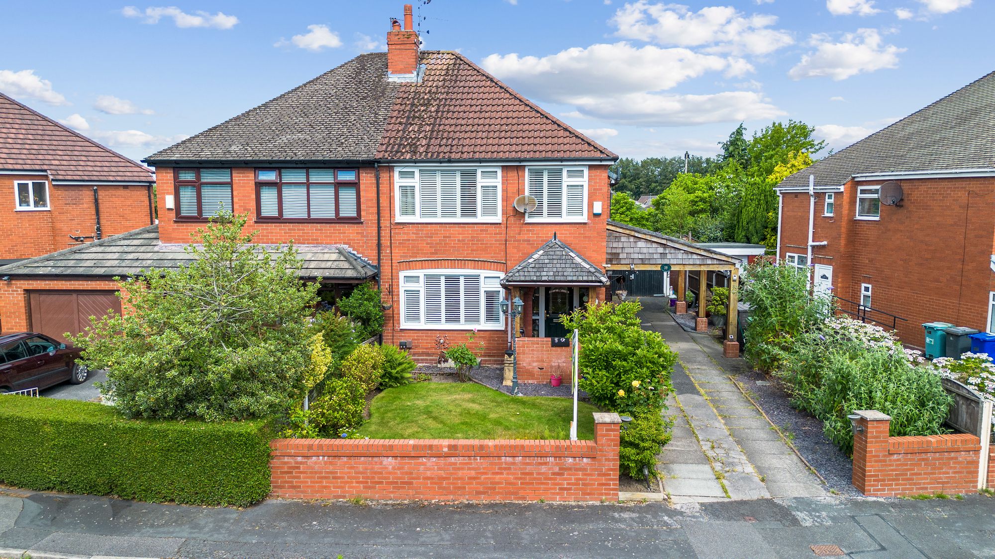 3 bedroom Semi-detached house For Sale