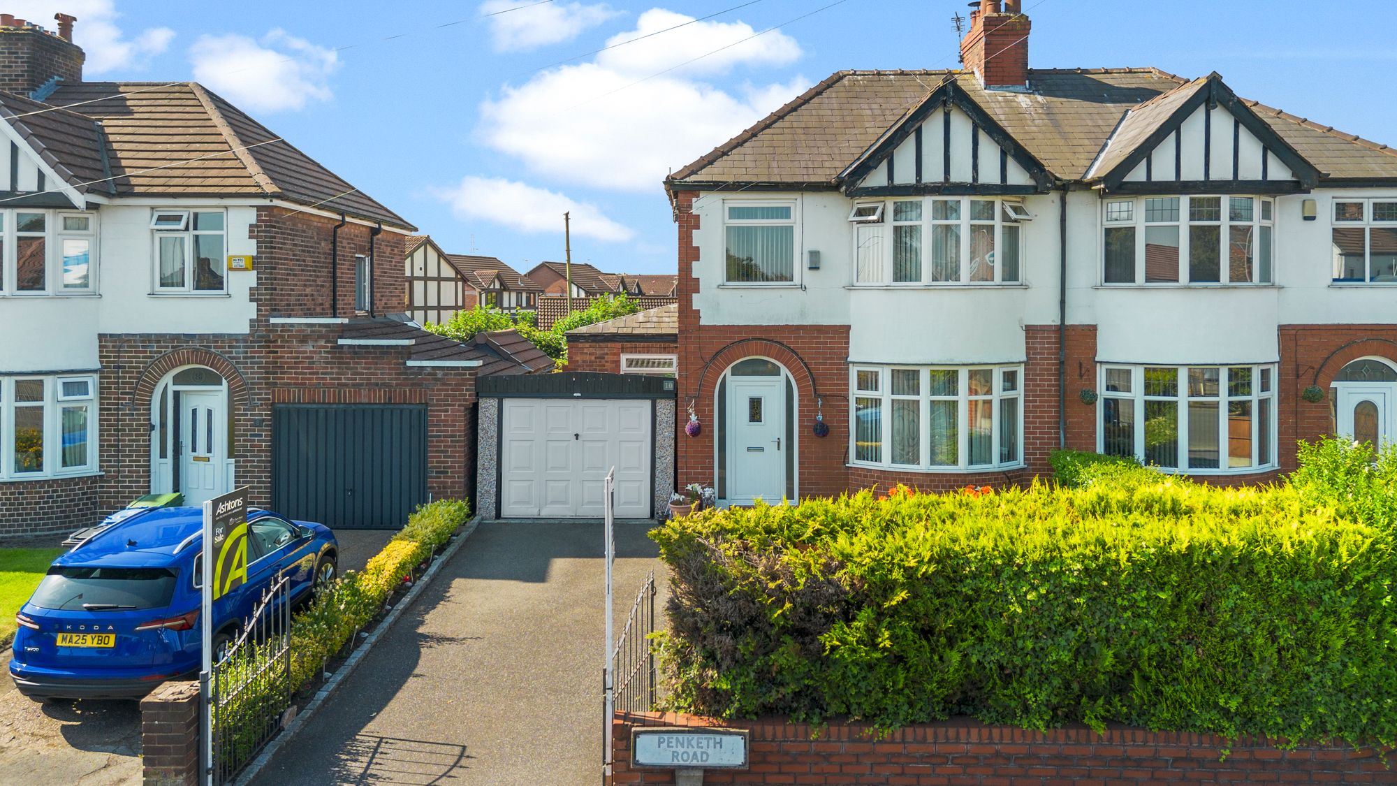 3 bedroom Semi-detached house For Sale