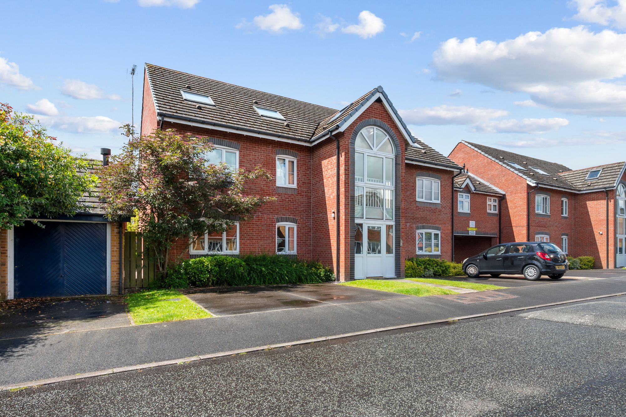 2 bedroom Flat share For Sale