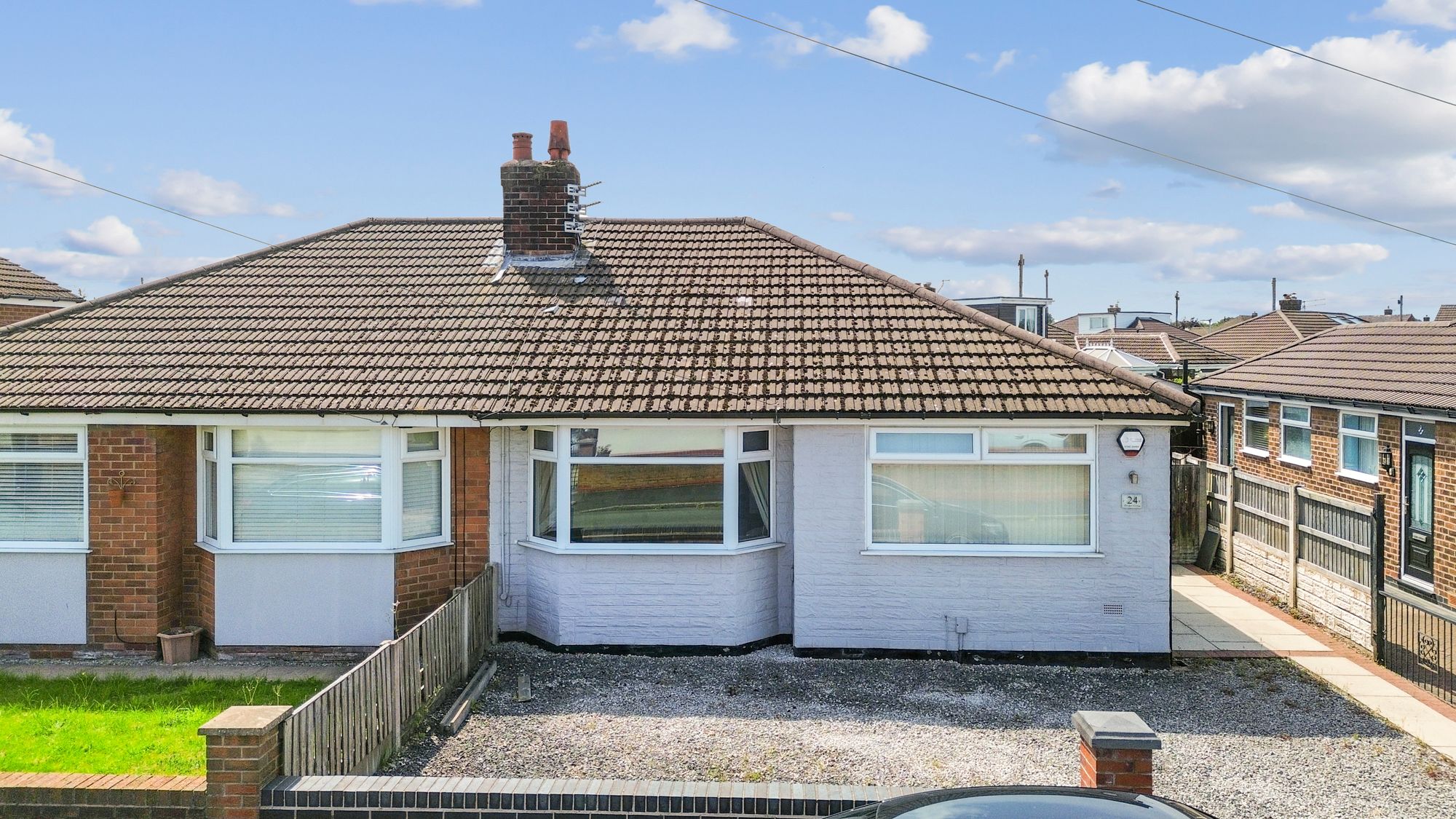 2 bedroom Detached bungalow For Sale